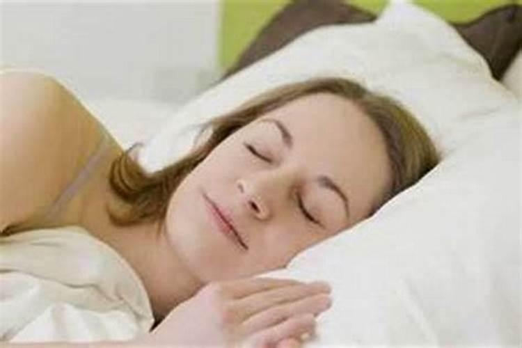 梦见女孩主动追求自己