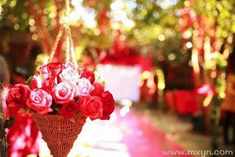 梦见邻居结婚办喜事自己去帮忙办