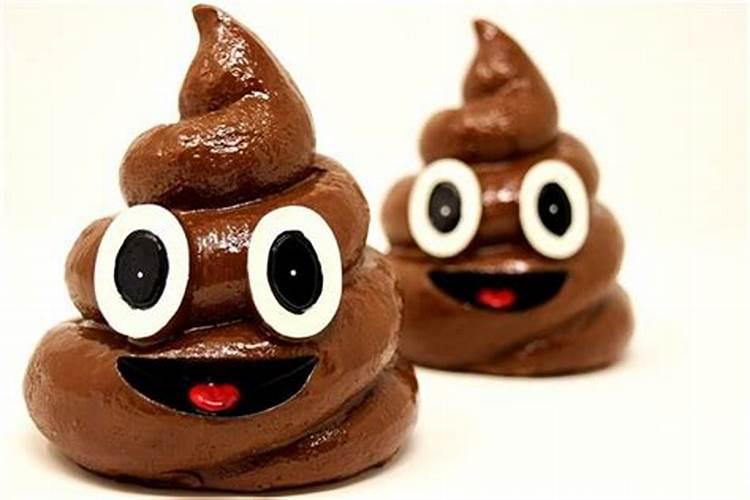 梦见拉屎弄到自己裤子