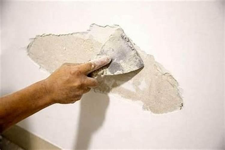 梦见别人铲墙皮好不好？