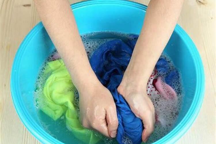 梦见很多洗了的衣服？