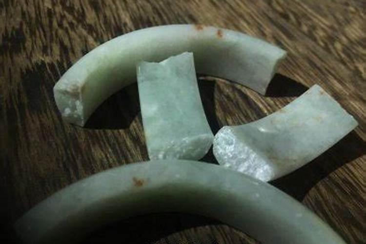 梦见玉镯碎了是什么意思？