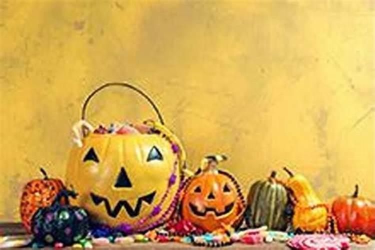 梦见去看死人那里是什么意思？