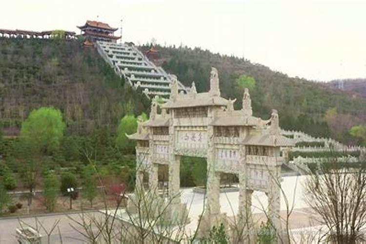 山西吕梁腊月几点天黑？