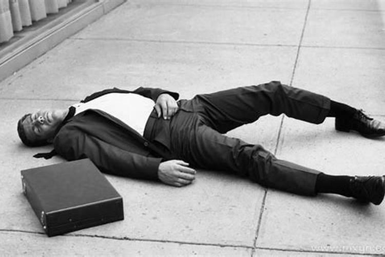 梦见死人或死尸表示什么梦兆？