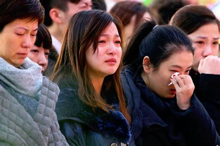 小孩子病逝会立即下葬么？