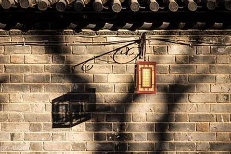 梦见陌生人进自己家