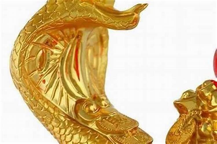 属蛇的人犯太岁佩戴什么？