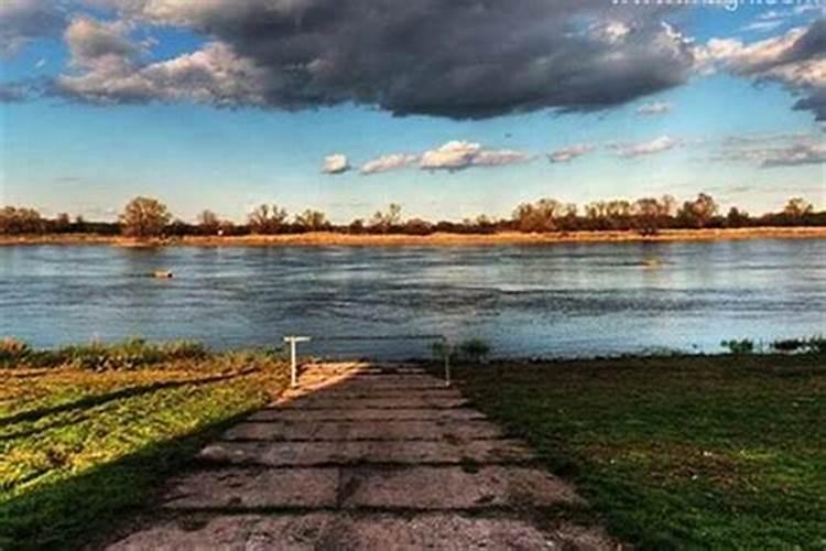 梦见哥哥姐姐嫂子老爹死了