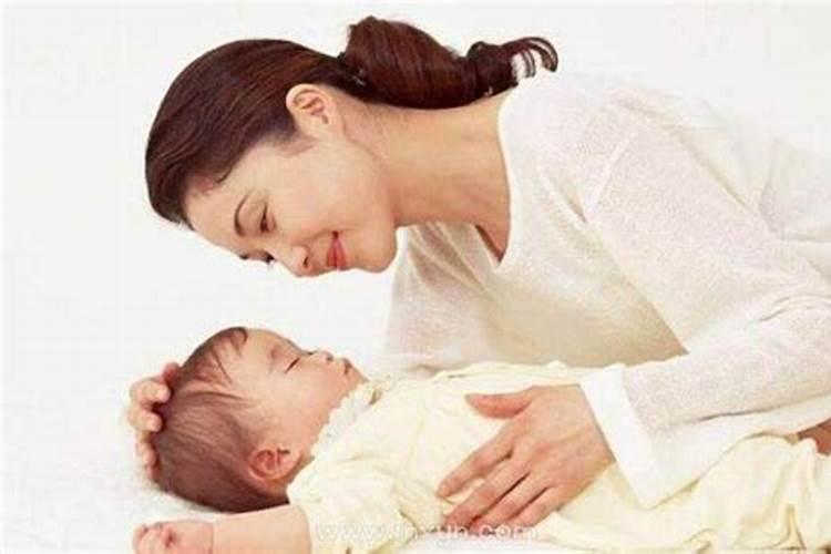 梦见哄小男婴睡觉是什么意思？