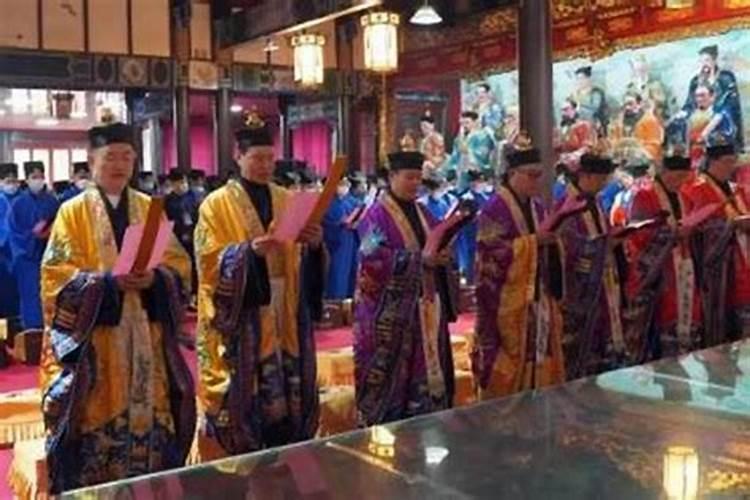 做超度法事拈香