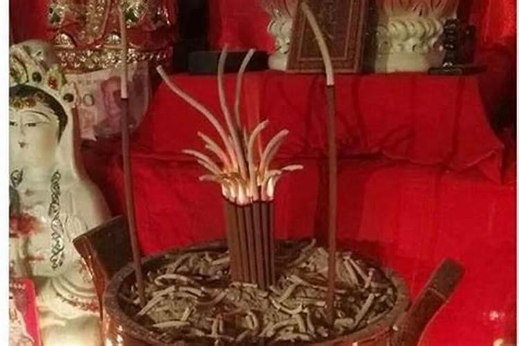 童子命烧香能看出来吗？