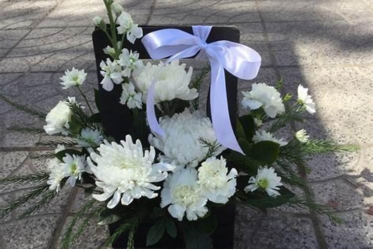 七月十五祭奠花盆怎么摆？