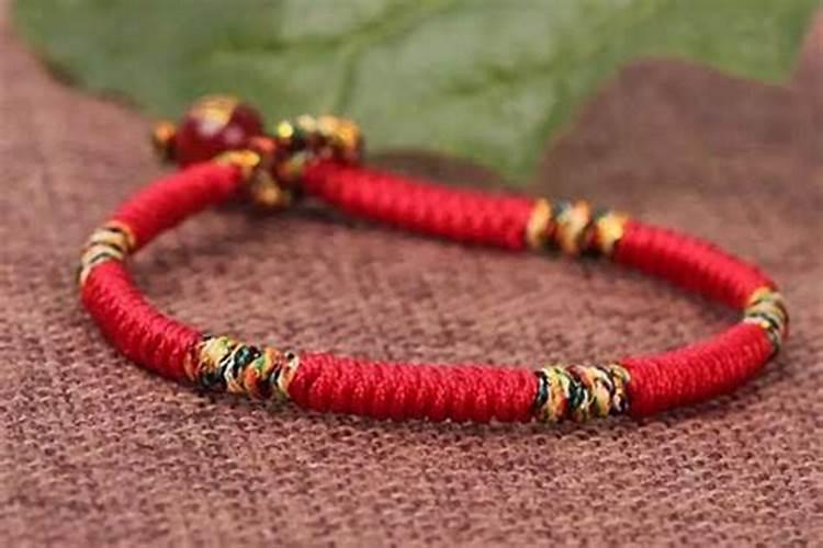 化解太岁红绳戴哪只手？