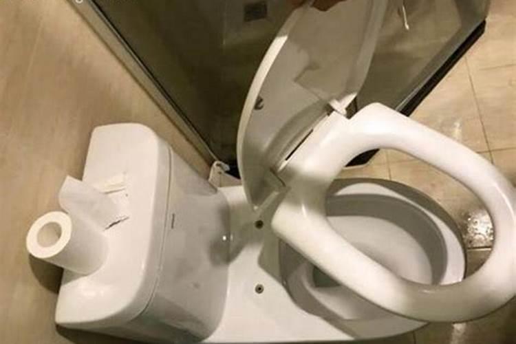 梦到马桶坏了是什么意思？