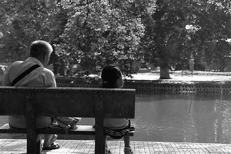 梦见和死去舅舅说话一起抓鱼