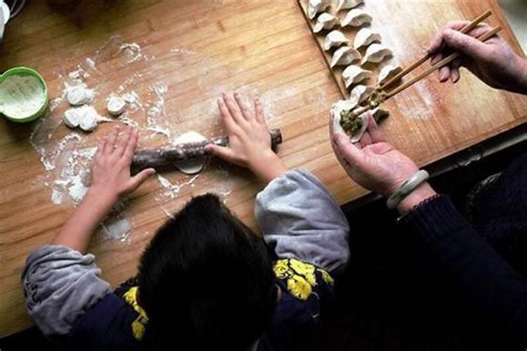 梦见包饺子捏不住口