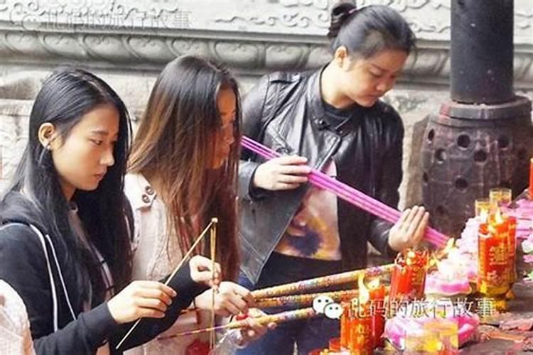 七月十五哪天烧香好？