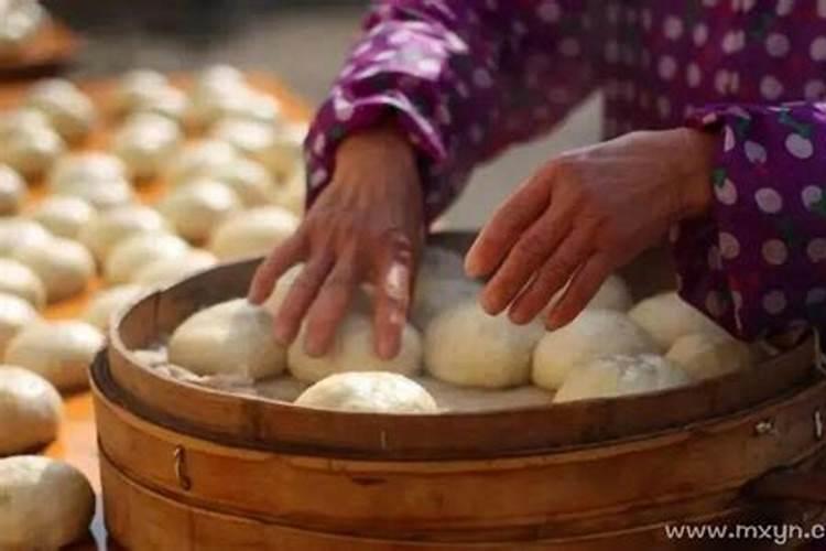 梦见蒸馒头是什么意思？