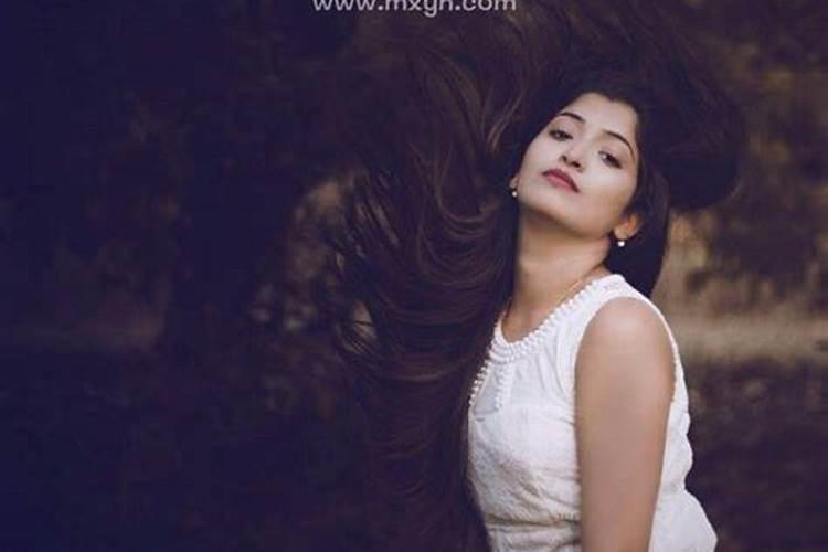 女人梦见已故的亲人