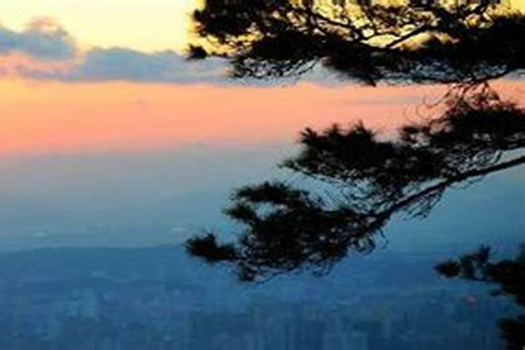 夏至的时候太阳几点落山？