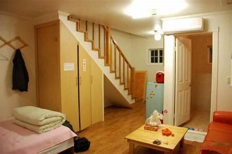 梦到自己租的房子入口很窄