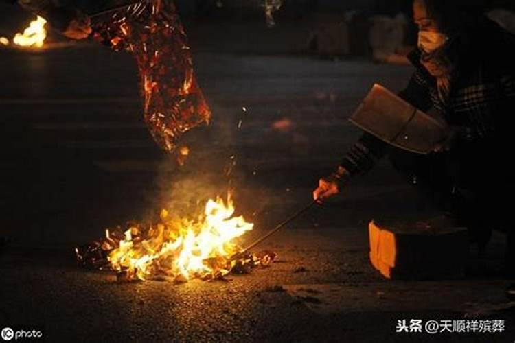 七月十五鬼节烧纸钱为什么拿谷子？