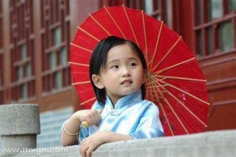 梦见三个小女孩是什么意思？