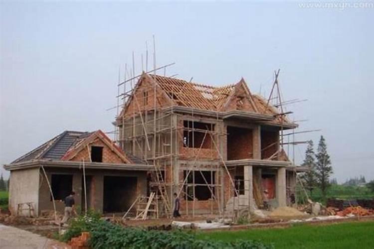 梦见姥姥家盖房子是什么预兆？