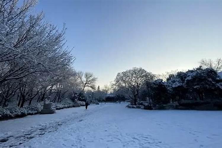 看看二一年的冬至是哪一天？