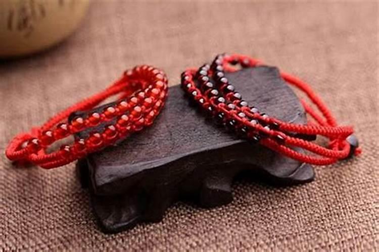 本命年带红绳还是黑绳好？