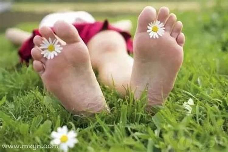 梦见情人老婆光着脚