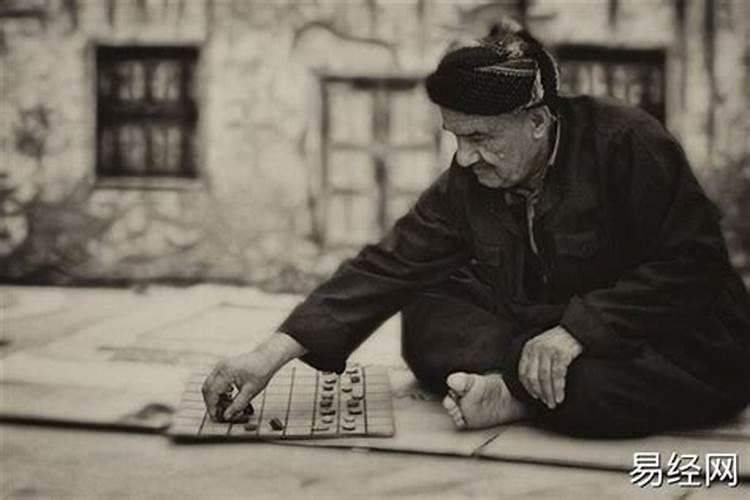 梦见死去外公什么意思？