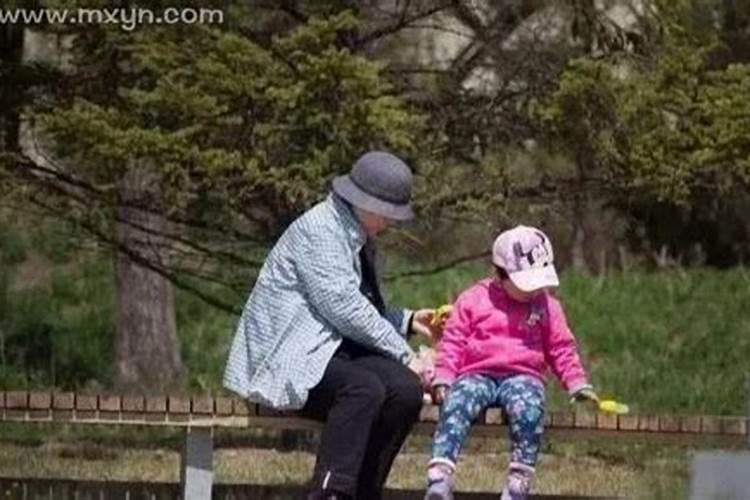 梦见丢了女孩子到处寻找她