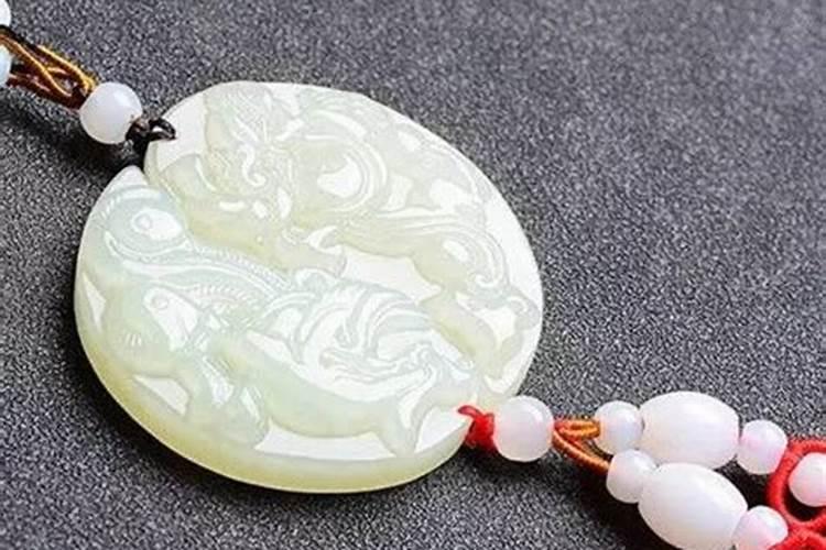 玉佩适合什么生辰八字？