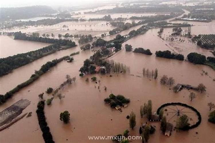 梦到被水淹了是什么意思？