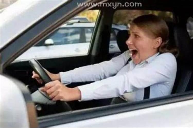 梦见车坏了刹车失灵了周公解梦