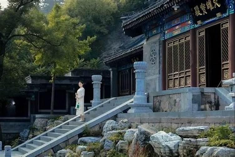 梦见活着的母亲去世