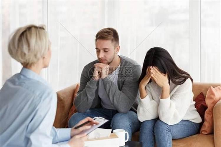 婚姻里遇到小人的心理