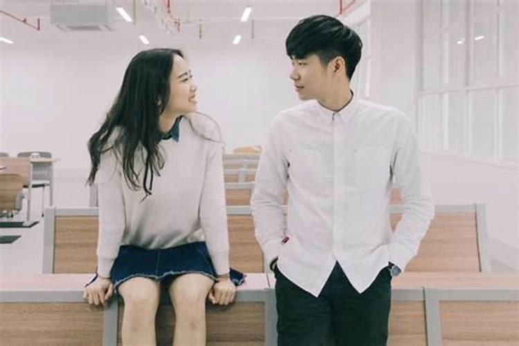 梦见抱男人大腿是什么意思？