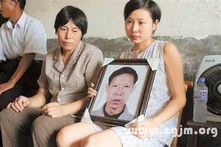 梦见很亲近的老人死了