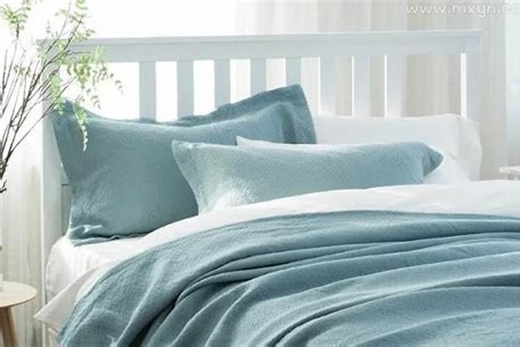 梦见给弟弟盖被子是什么意思？