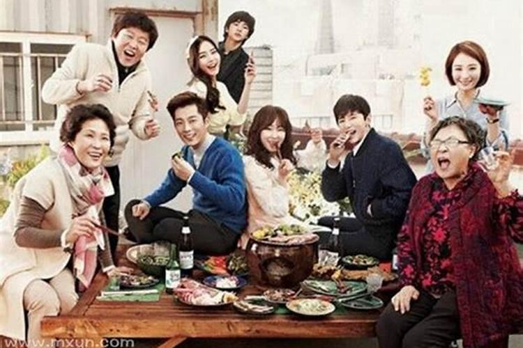 梦见跟情人一起去吃饭