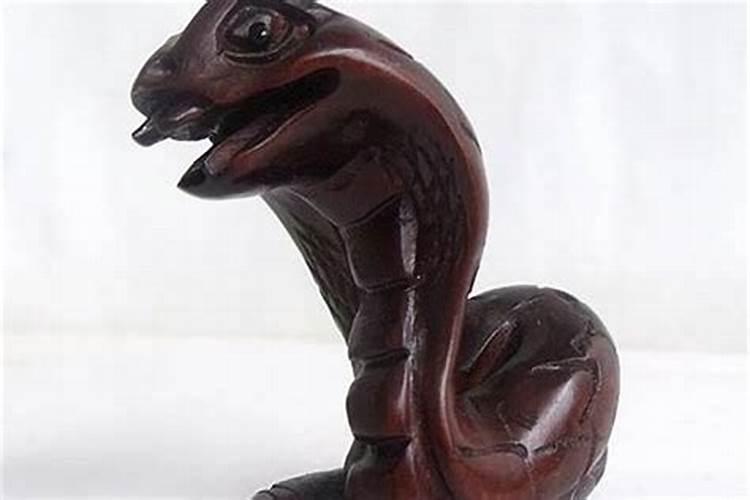 生肖蛇犯太岁佩戴什么意思？