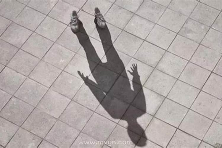 梦见熟人已死的人是什么兆头？