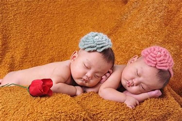 梦见双胞胎姐妹是什么意思？