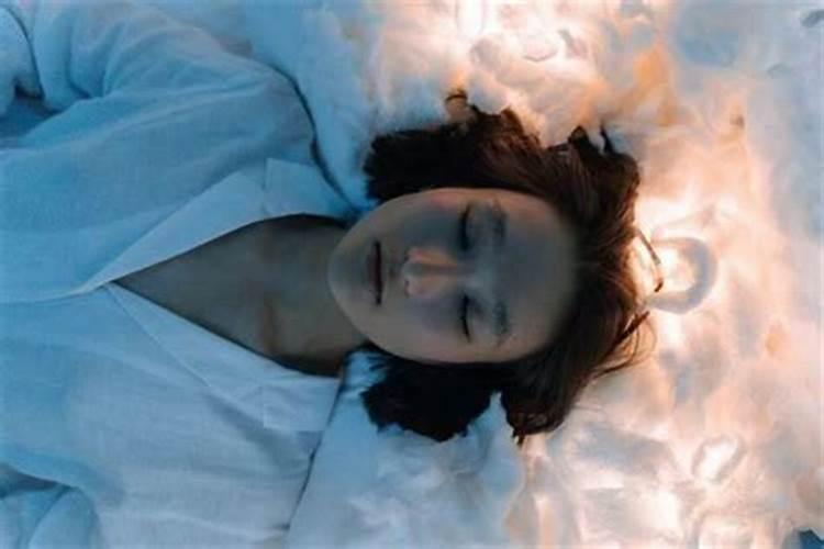 梦见表妹一只胳膊没了