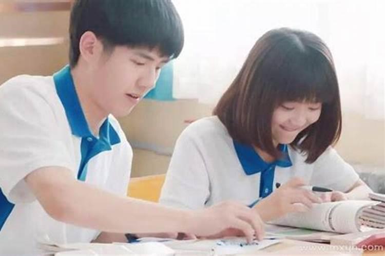 老是梦见以前的异性同学