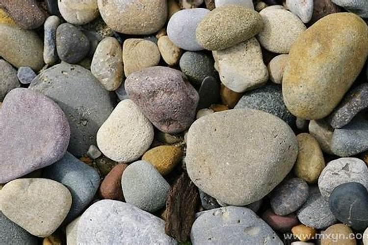 梦见拉石头是什么意思？