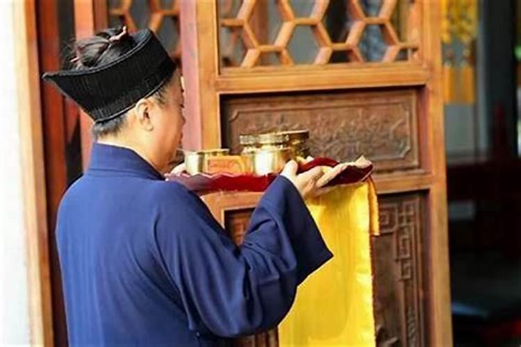 家里为什么要做法事？